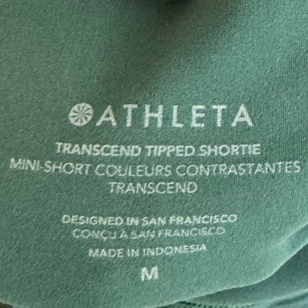 Athleta Transcend Tipped Shortie Mini Shorts in Green, like New! Size Medium - Picture 2 of 3